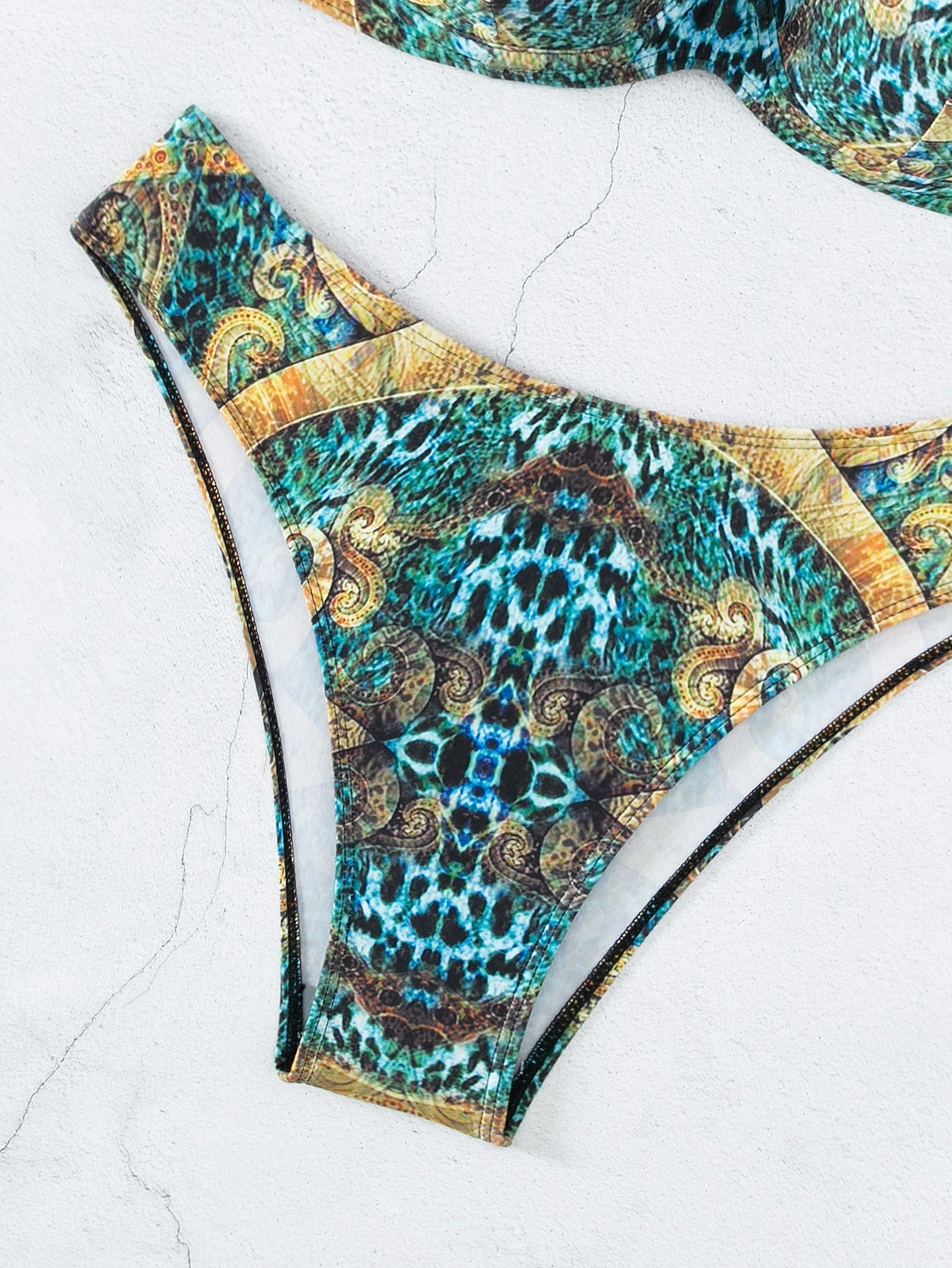 Gathering Steel Bracket Tribal Totem Printed Bikini Beach Clothing